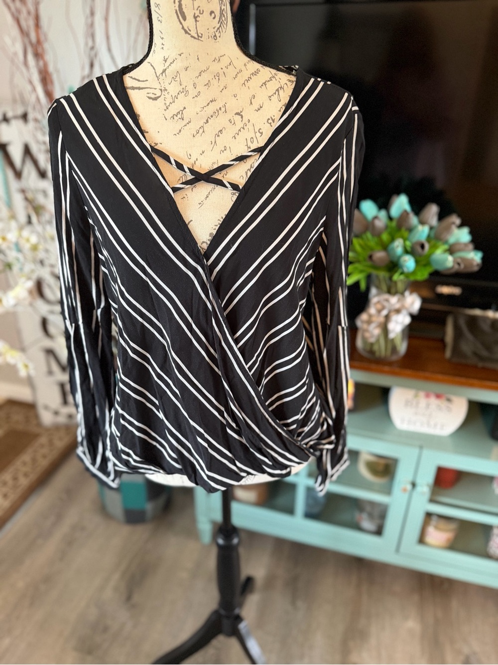 Olive + Joye Black & White Striped Surplice Long-Sleeve Blouse Size Small